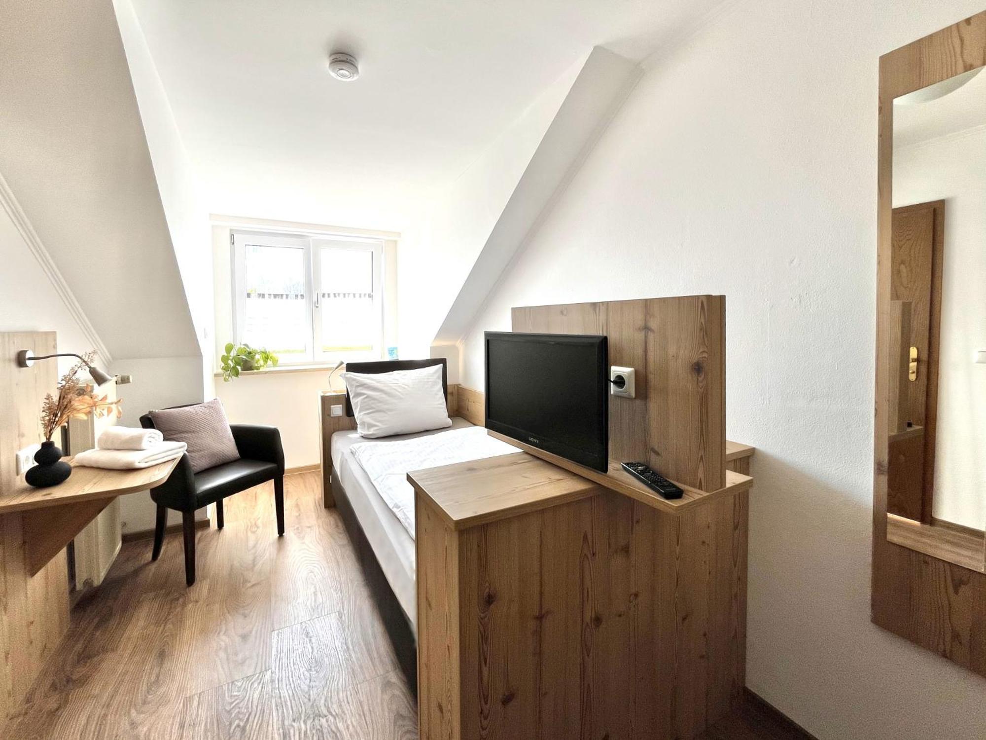 Gastwirtschaft & Hotel Doll Markt Indersdorf Room photo