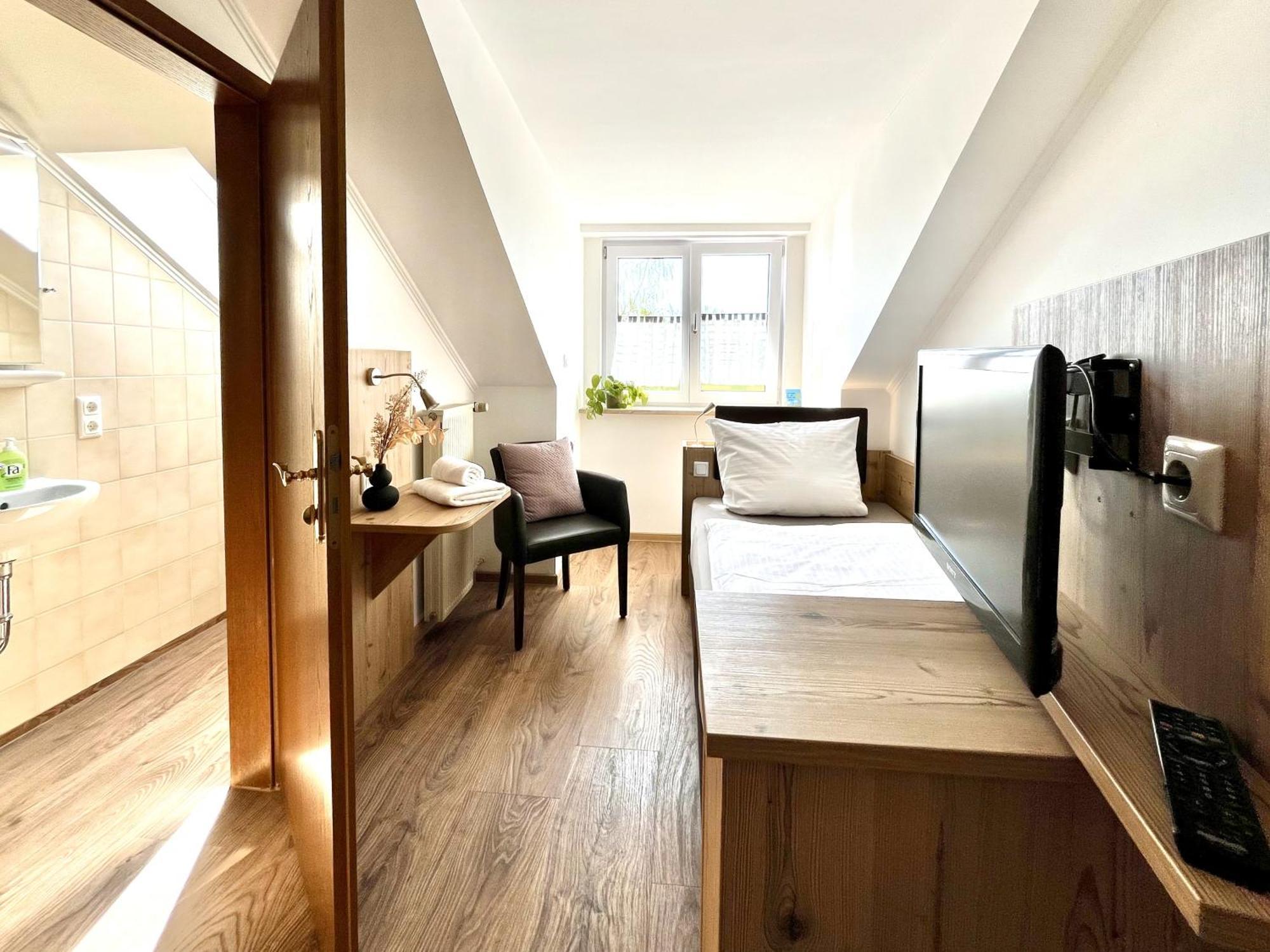 Gastwirtschaft & Hotel Doll Markt Indersdorf Room photo