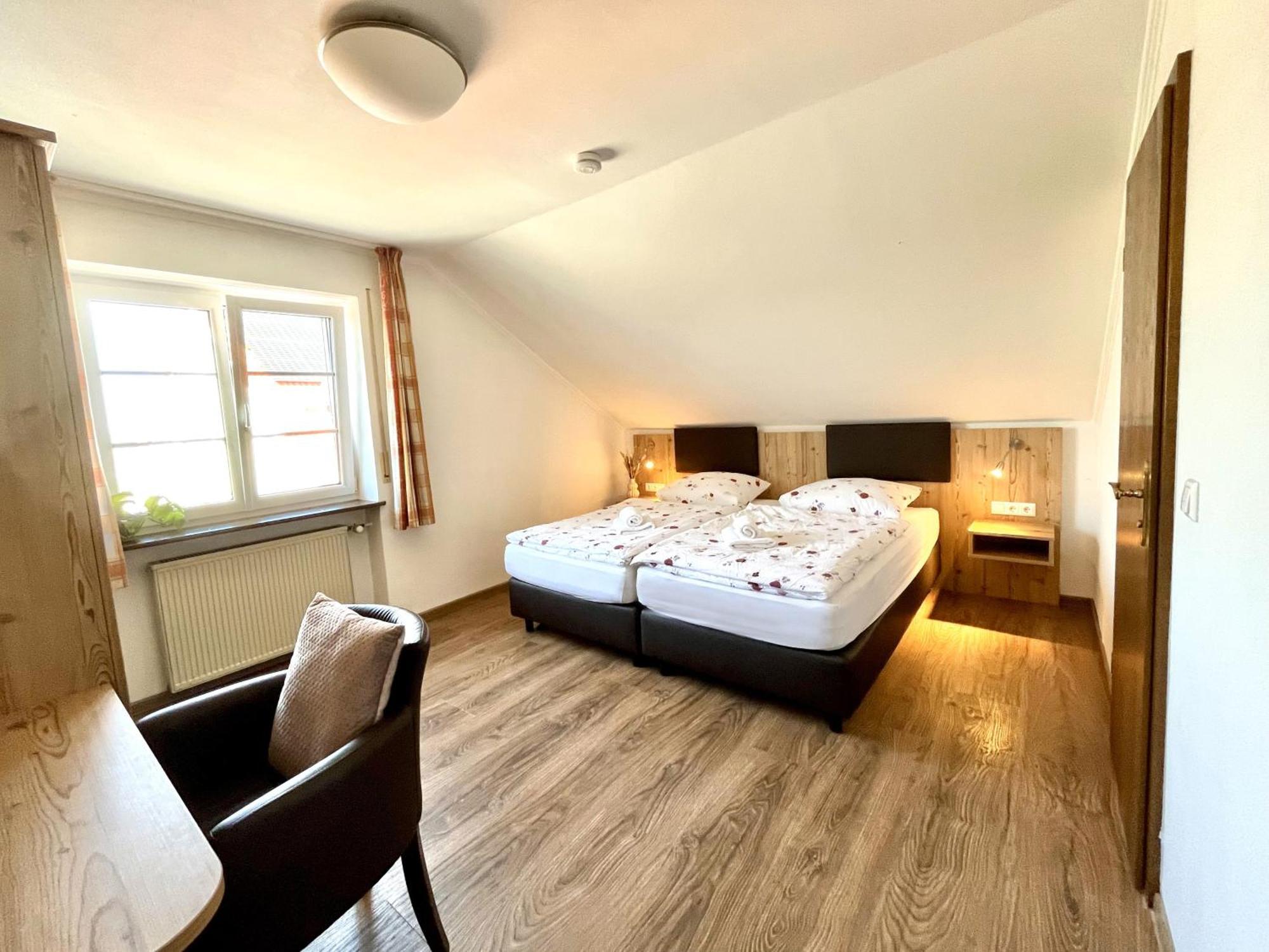 Gastwirtschaft & Hotel Doll Markt Indersdorf Room photo